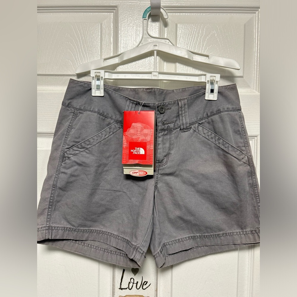 NWT The North Face Gray Pocket Hiking Outdoor Cotton Shorts Women's Sz 10
